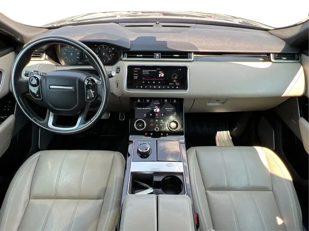 Land Rover Range Rover Velar photo 37