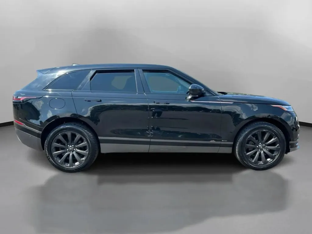 Land Rover Range Rover Velar photo 7