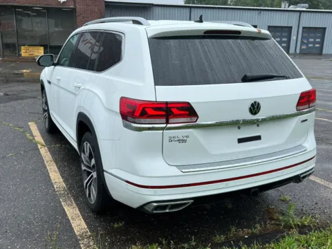 Another view of 2022 Volkswagen Atlas SEL Premium R-Line 4Motion Sport Utility 4D for sale in Manchester, CT at Drivemax