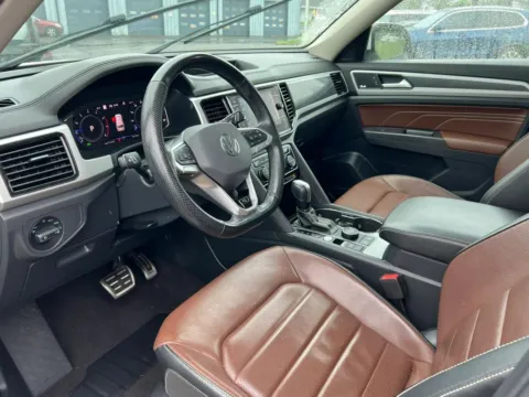 More photos of 2022 Volkswagen Atlas SEL Premium R-Line 4Motion Sport Utility 4D at Drivemax, CT