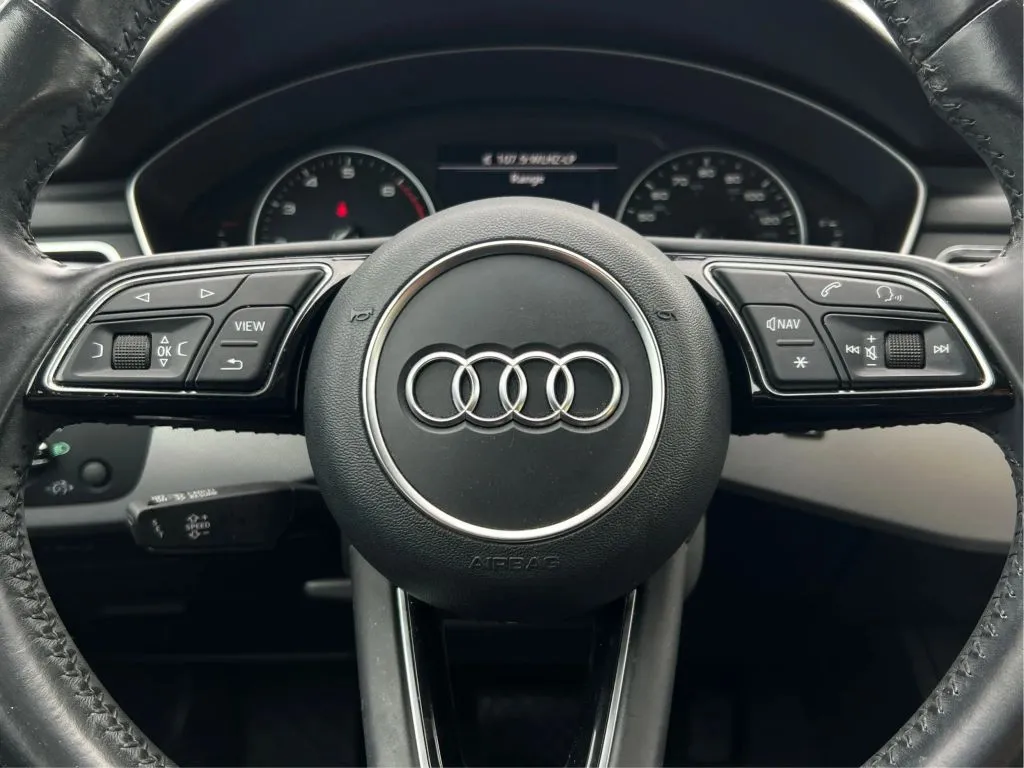 Audi A4 photo 23