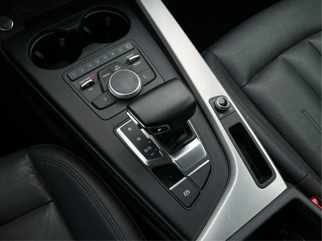 Audi A4 photo 21