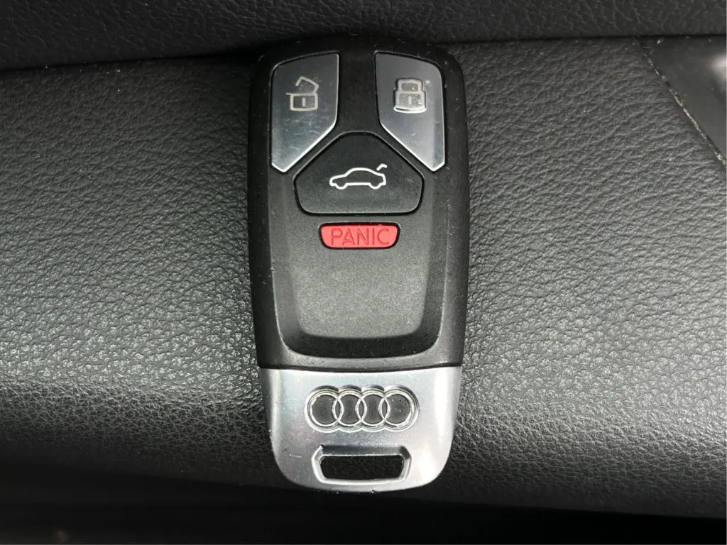 Audi A4 photo 41