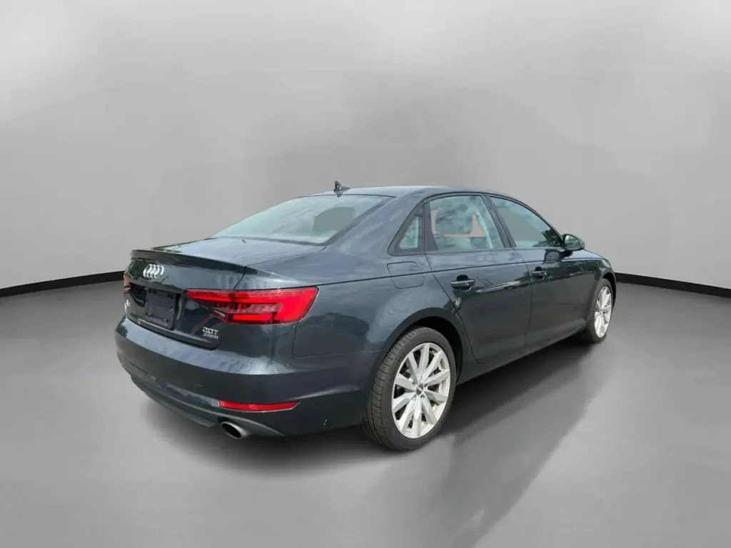 Audi A4 photo 9