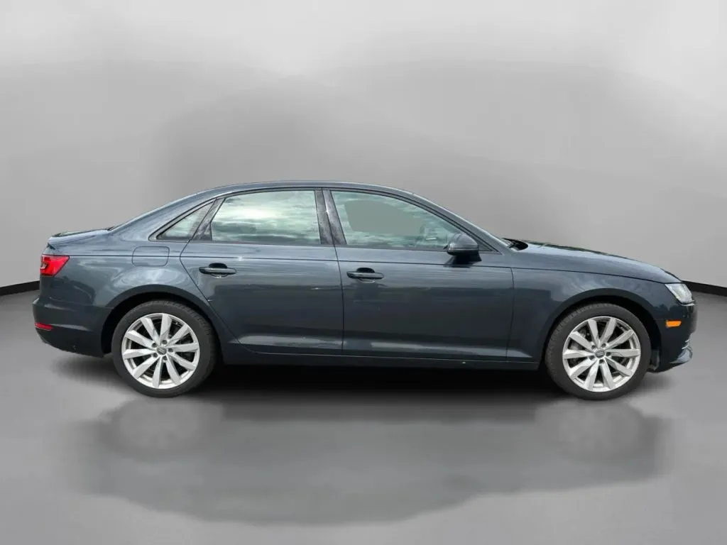 Audi A4 photo 7