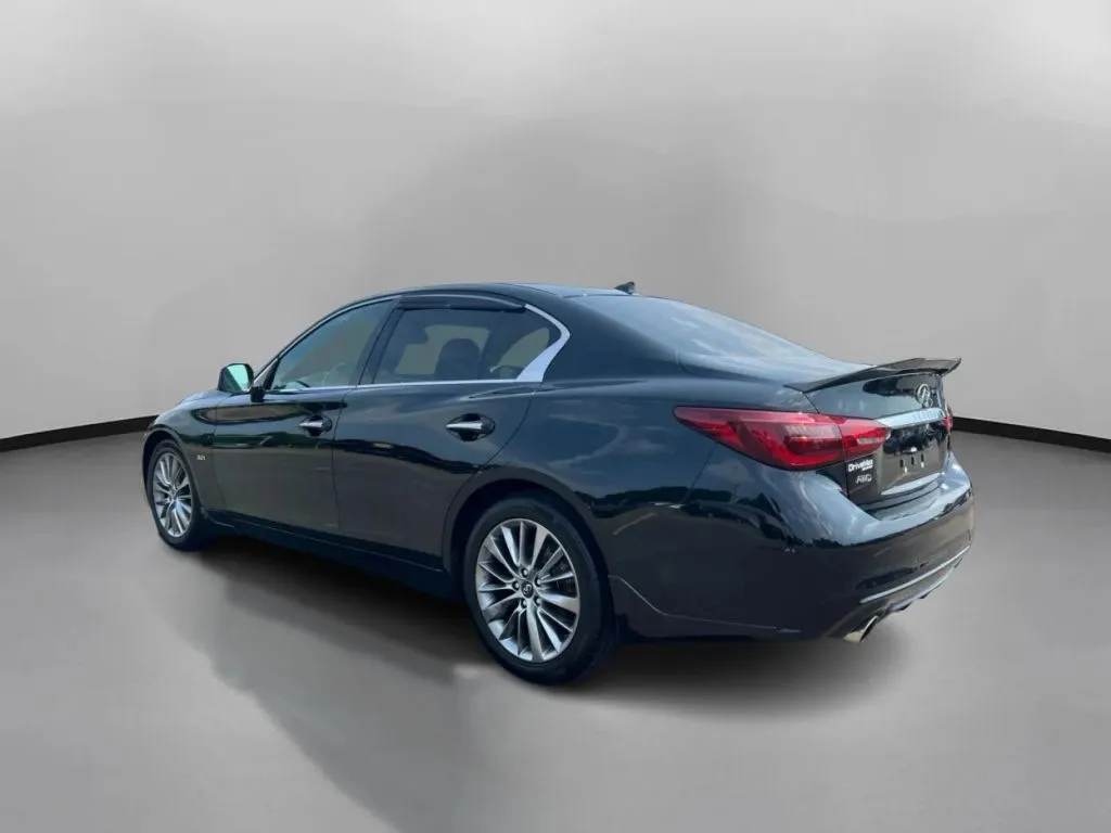 Infiniti Q50 photo 13