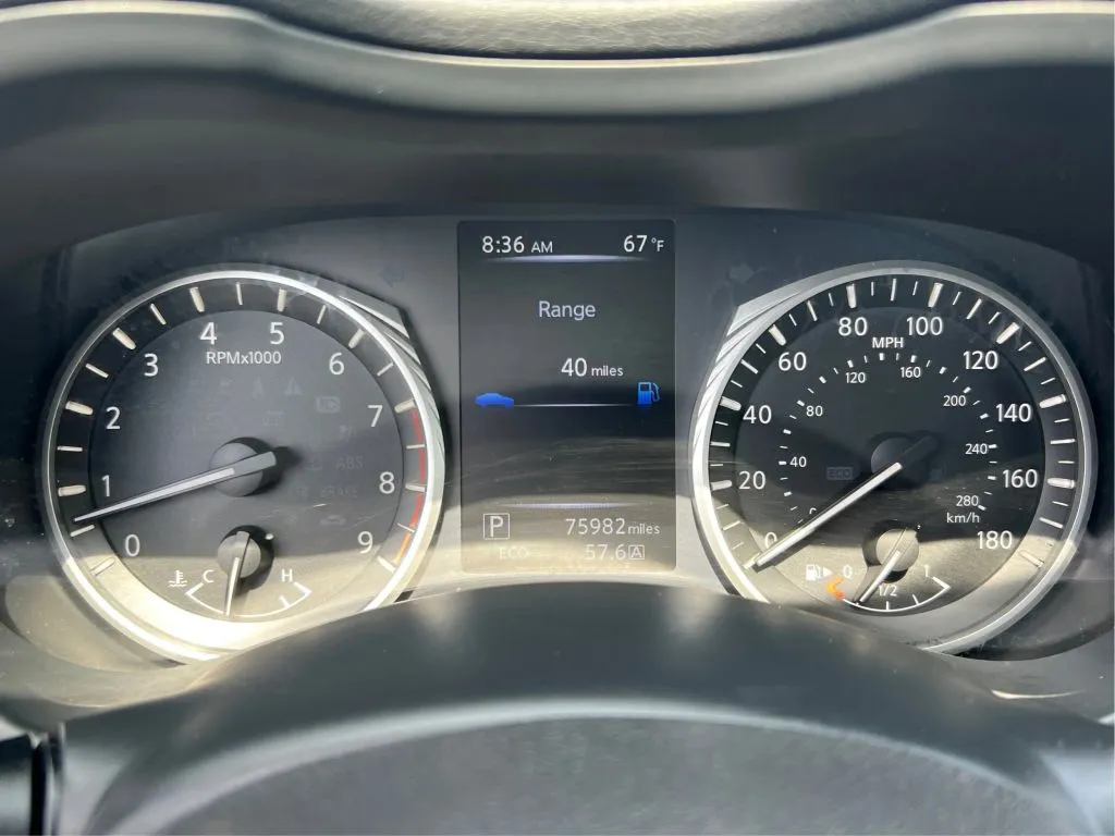 Infiniti Q50 photo 22