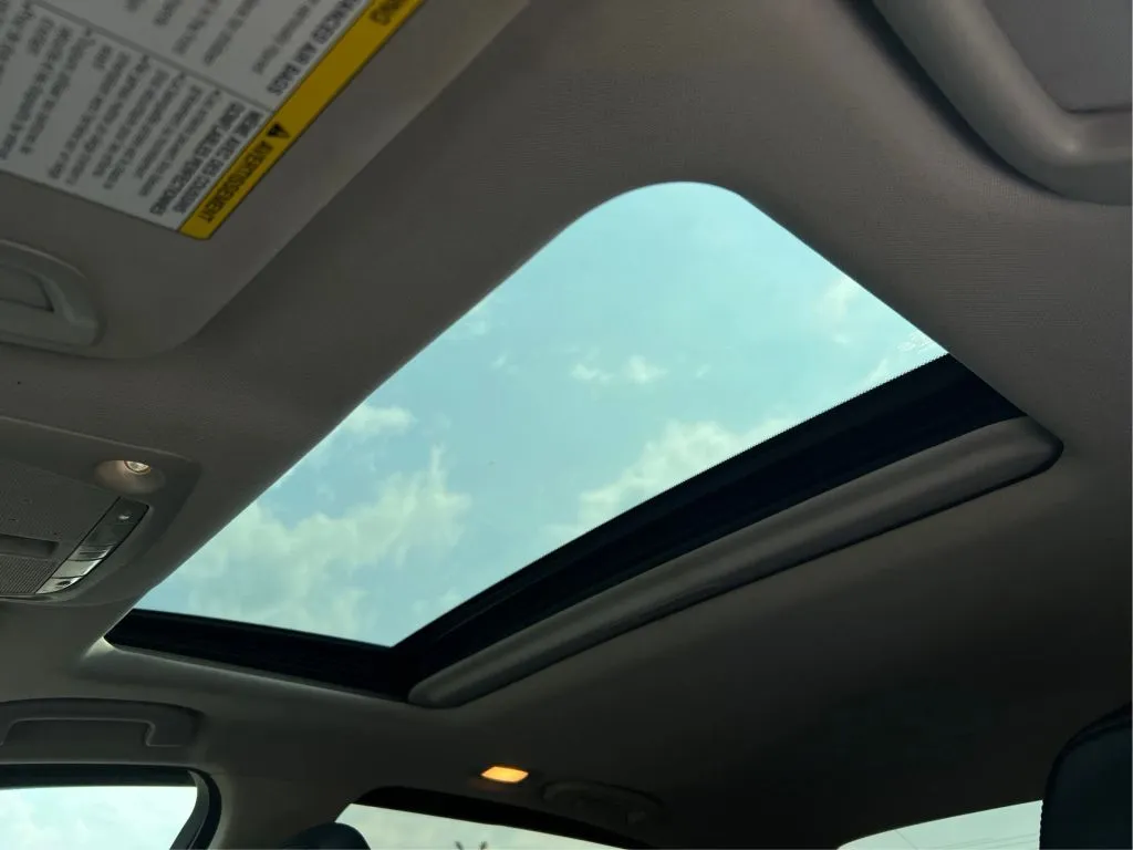 Infiniti Q50 photo 27
