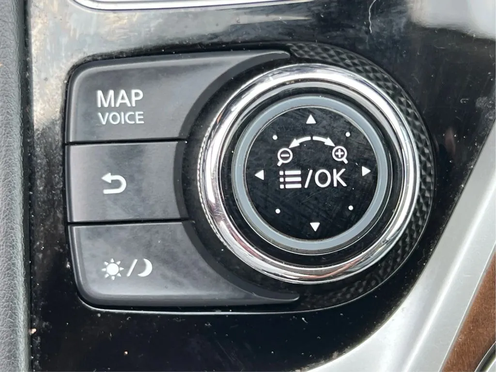 Infiniti Q50 photo 39