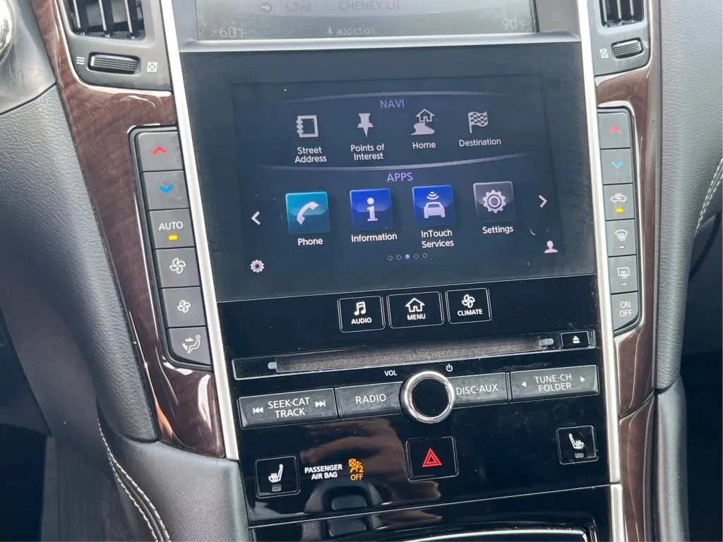 Infiniti Q50 photo 20