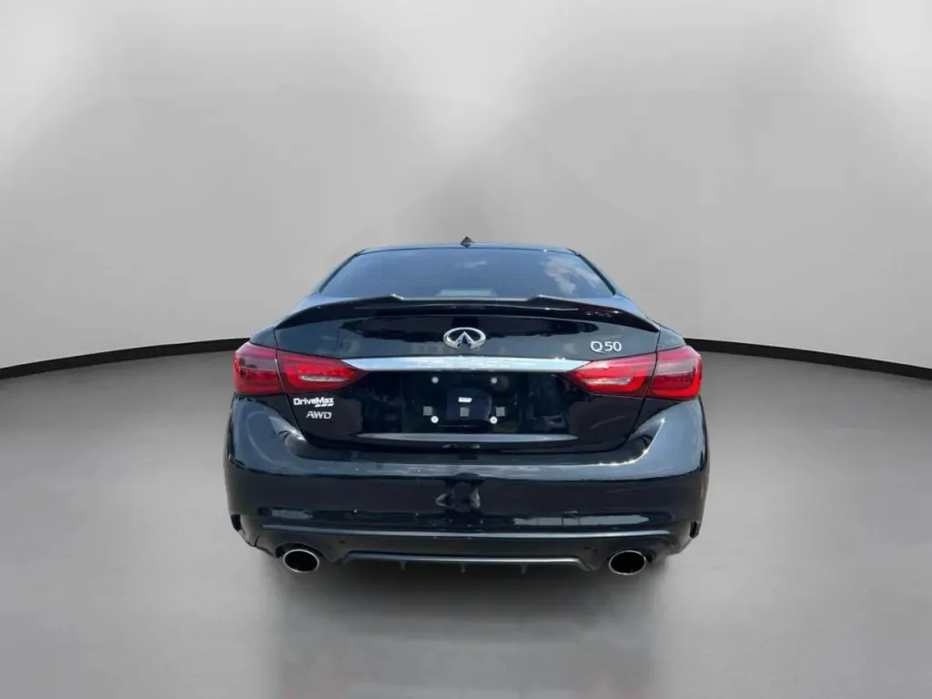 Infiniti Q50 photo 11
