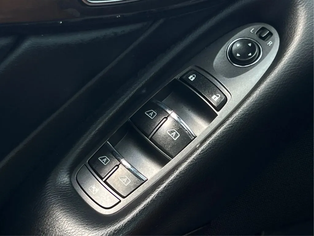 Infiniti Q50 photo 44
