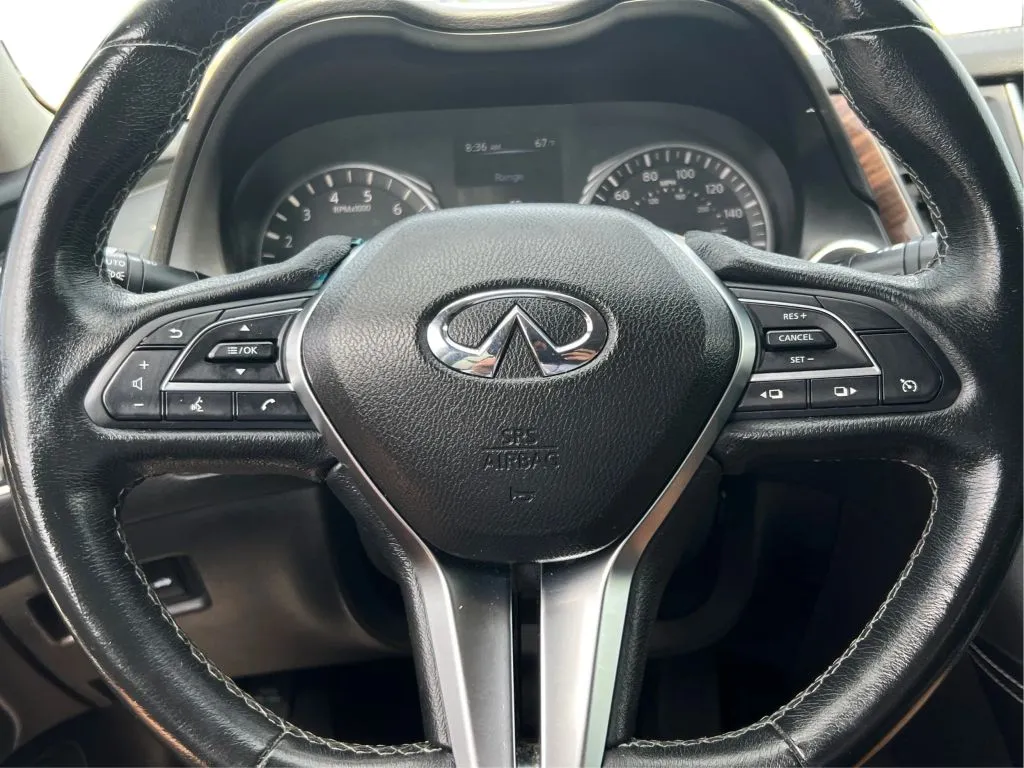 Infiniti Q50 photo 23