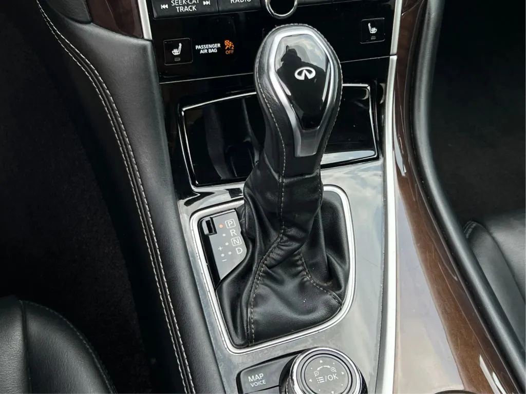 Infiniti Q50 photo 46
