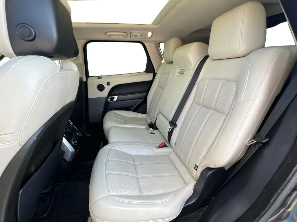 Land Rover Range Rover Sport photo 17