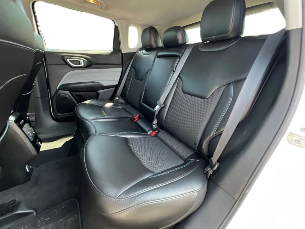 Jeep Compass photo 17