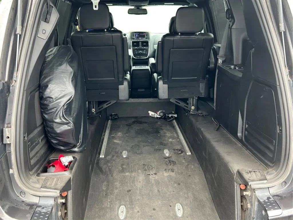 Dodge Grand Caravan photo 18