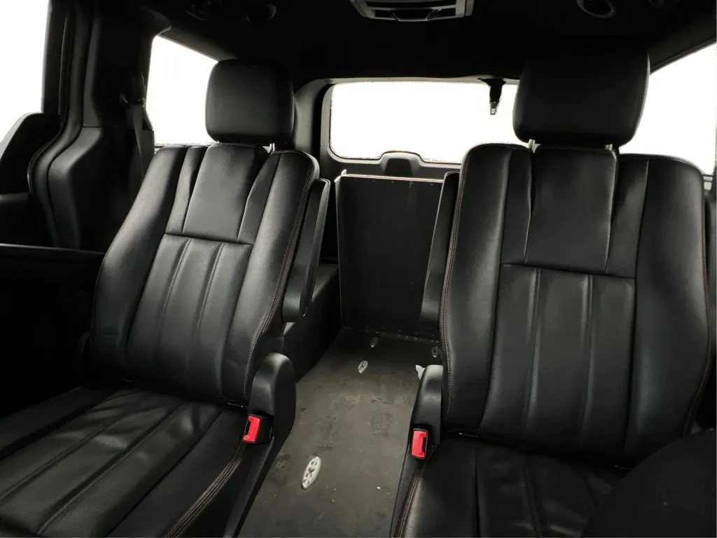 Dodge Grand Caravan photo 19
