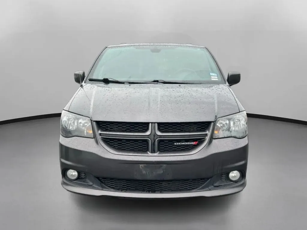 Dodge Grand Caravan photo 3
