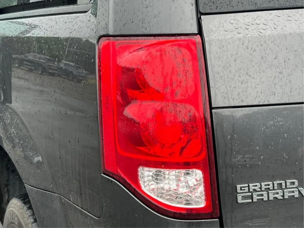 Dodge Grand Caravan photo 32