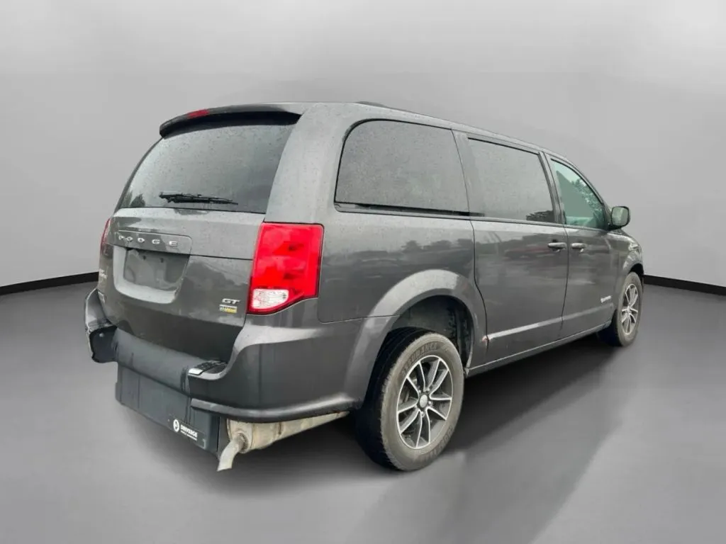 Dodge Grand Caravan photo 9