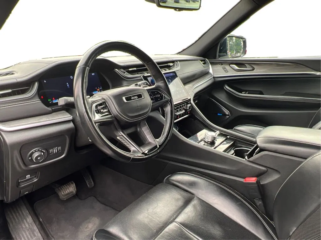 Jeep Grand Cherokee L photo 16