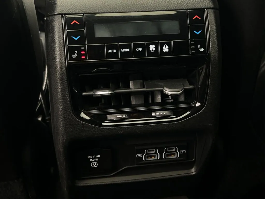 Jeep Grand Cherokee L photo 47
