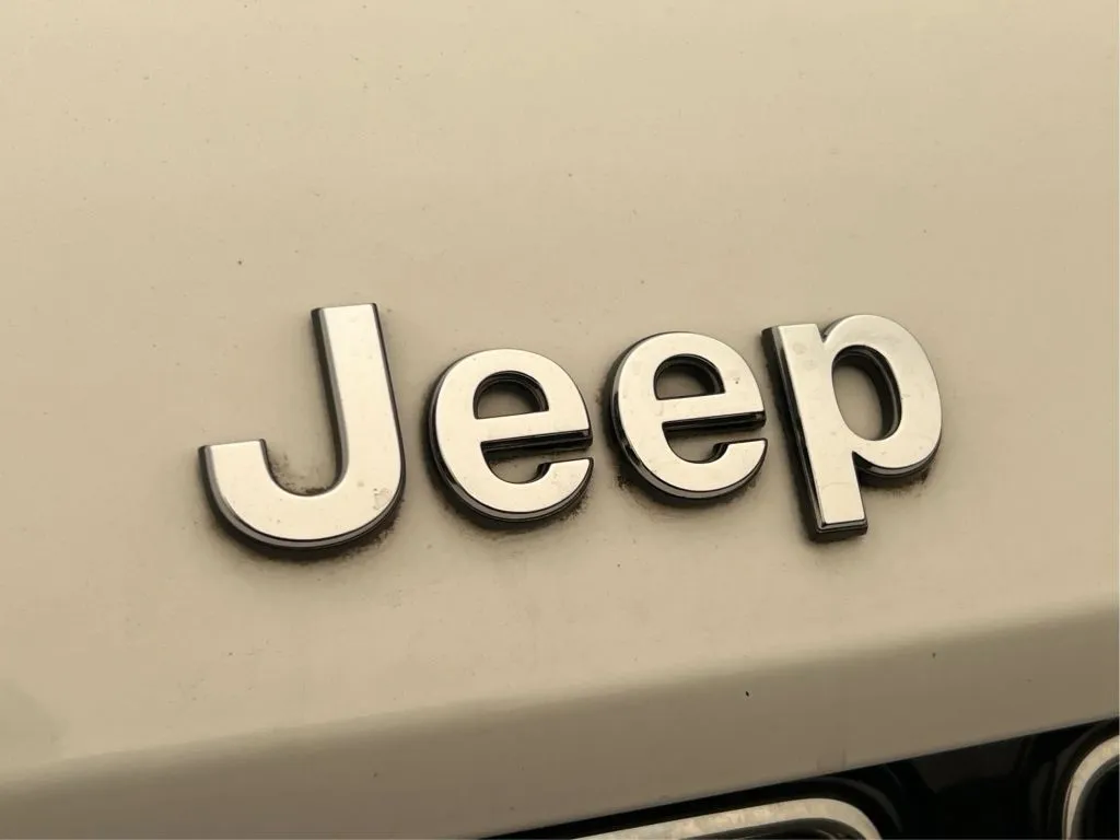 Jeep Grand Cherokee L photo 36