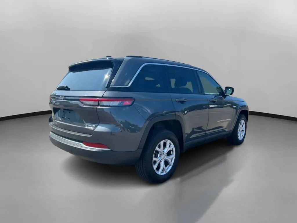 Jeep Grand Cherokee photo 9