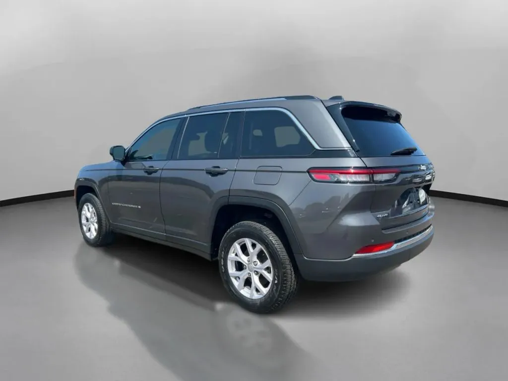 Jeep Grand Cherokee photo 13