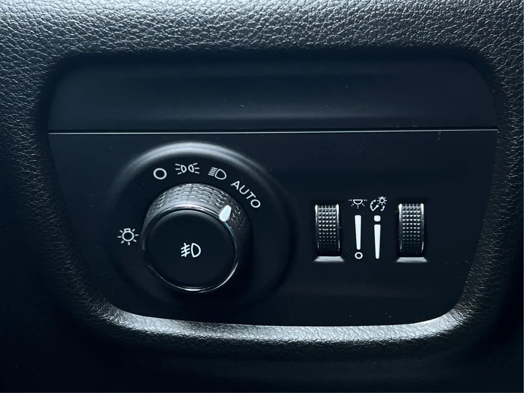 Jeep Grand Cherokee photo 24
