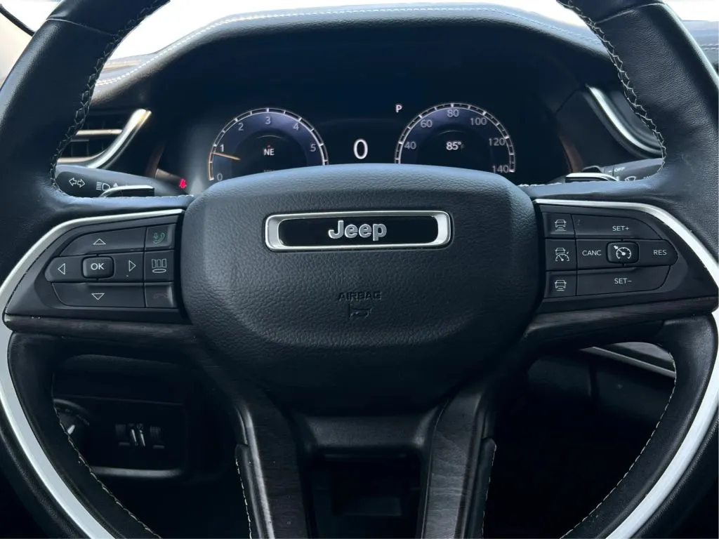 Jeep Grand Cherokee photo 23