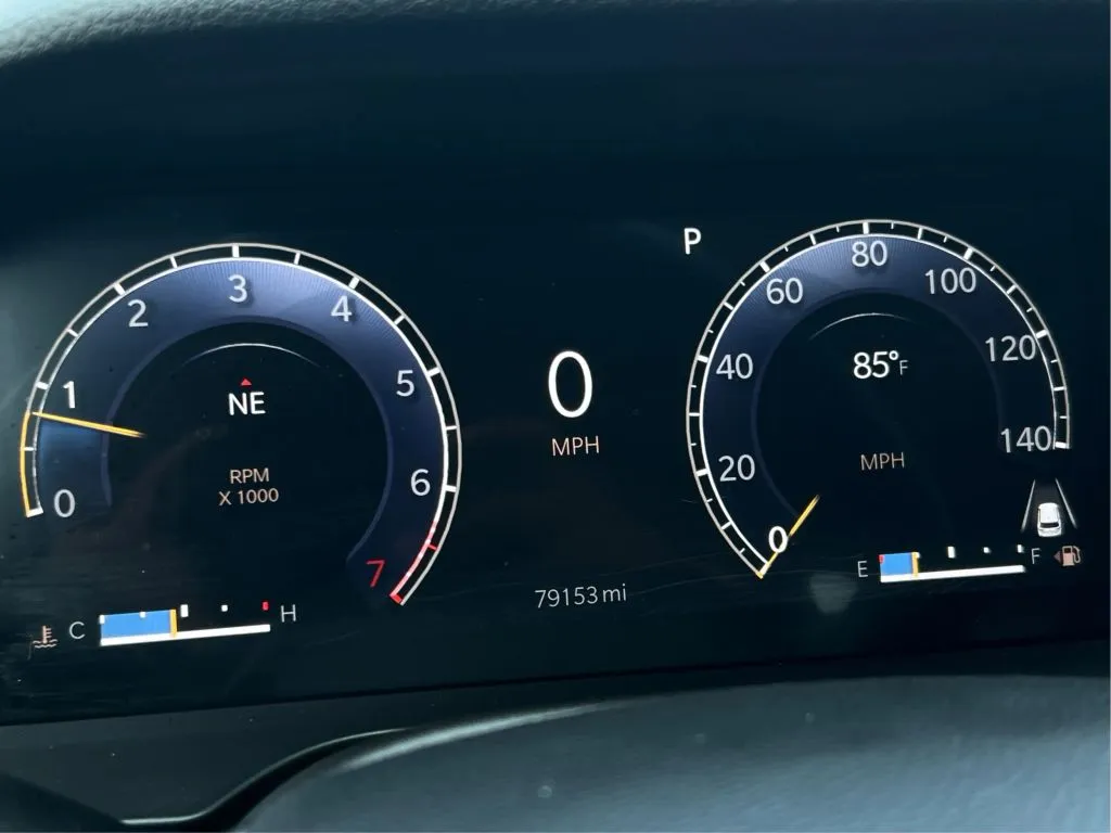 Jeep Grand Cherokee photo 22