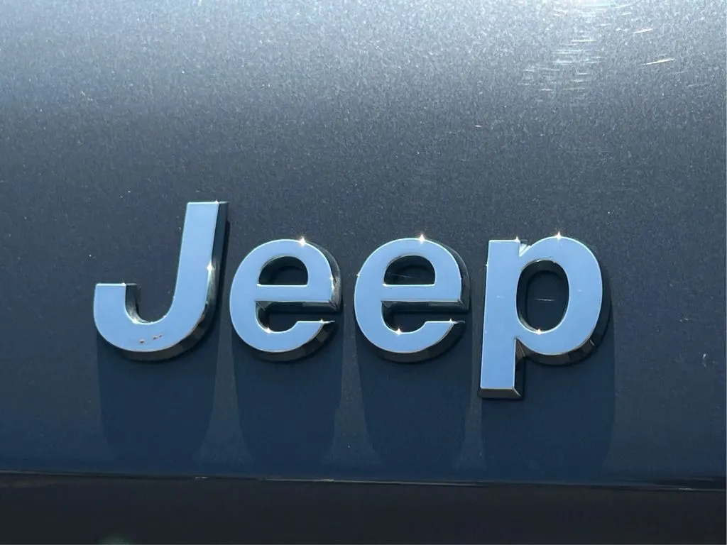 Jeep Grand Cherokee photo 36