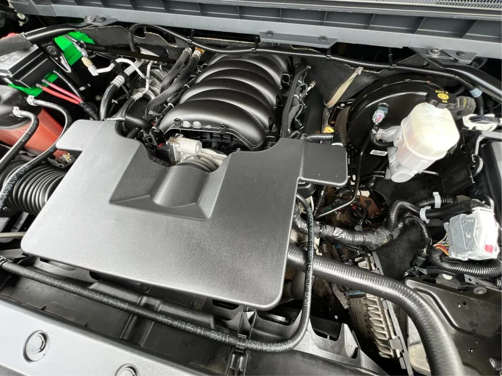 Chevrolet Silverado photo 28