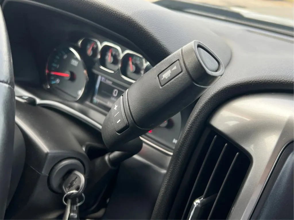 Chevrolet Silverado photo 43