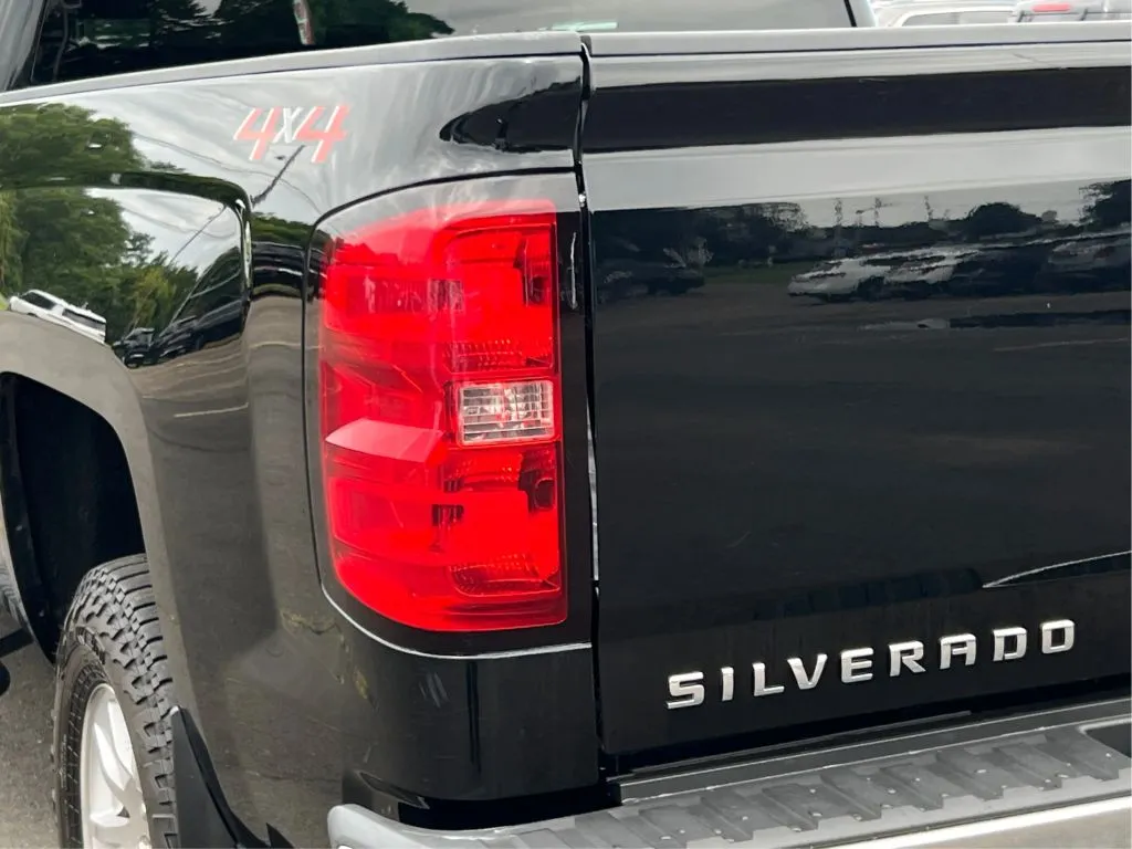 Chevrolet Silverado photo 33