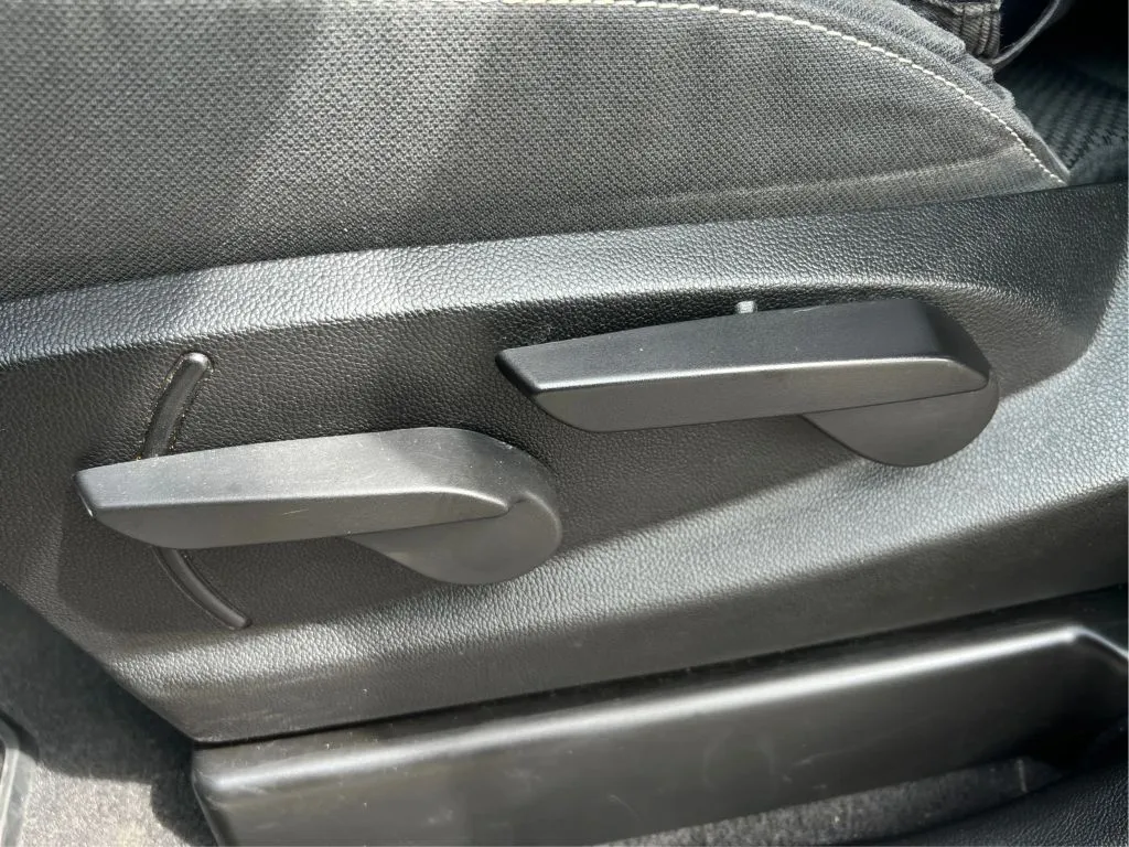 Chevrolet Silverado photo 25