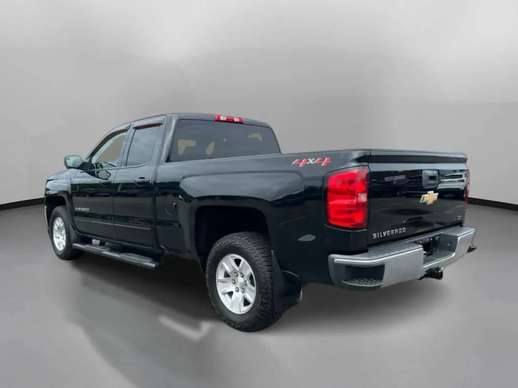 Chevrolet Silverado photo 13