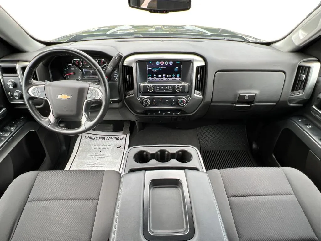 Chevrolet Silverado photo 35