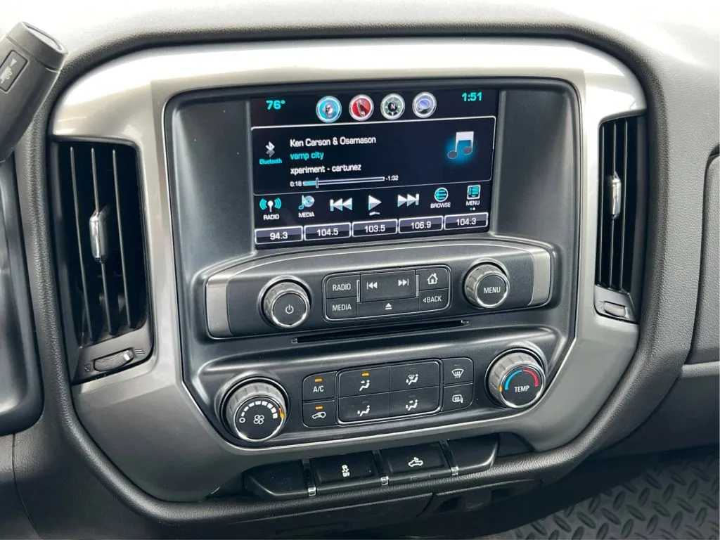 Chevrolet Silverado photo 20
