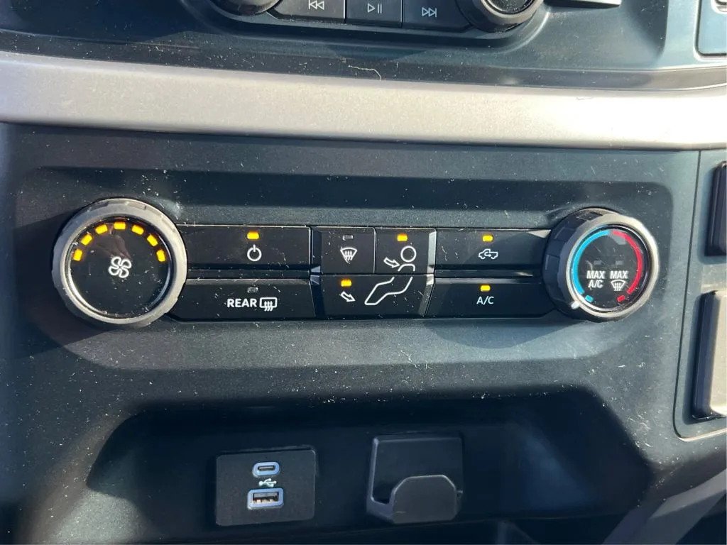 Ford F-150 photo 38