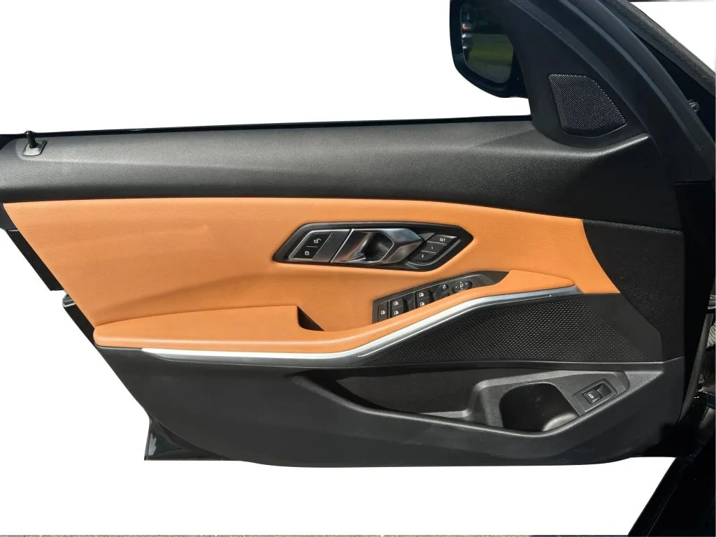 BMW 3 Series photo 26