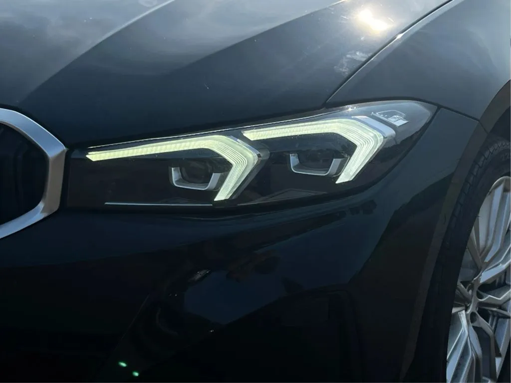 BMW 3 Series photo 33