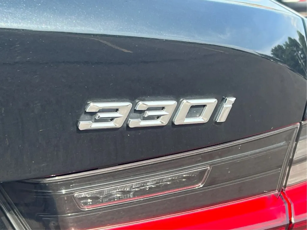 BMW 3 Series photo 30