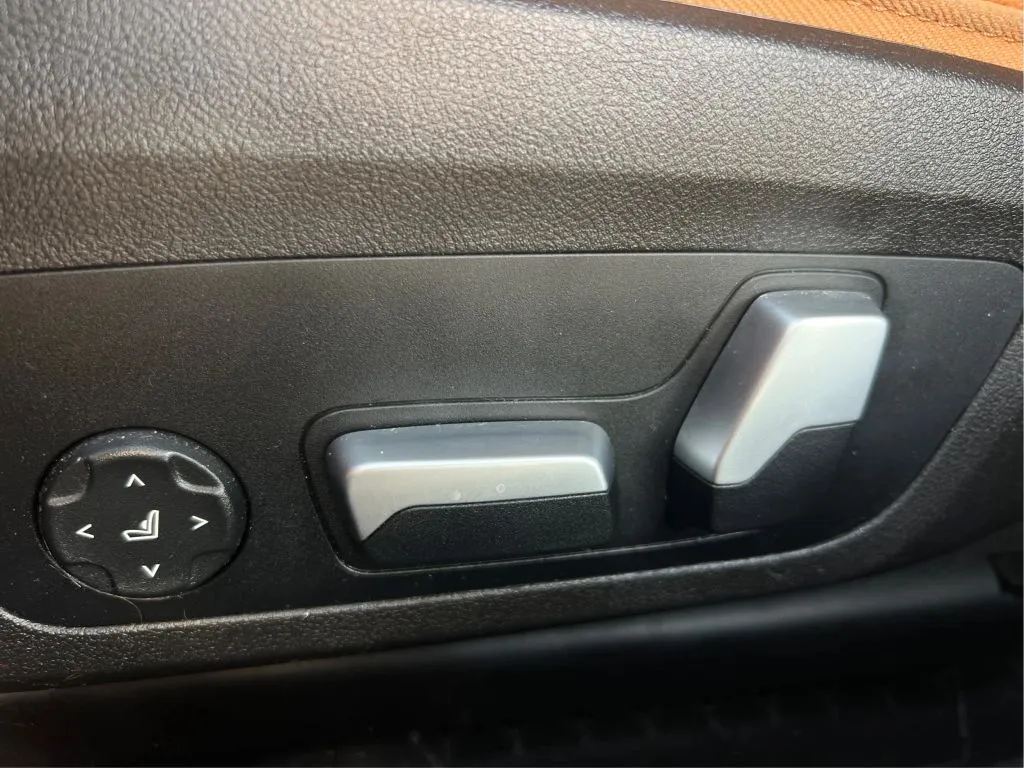 BMW 3 Series photo 25