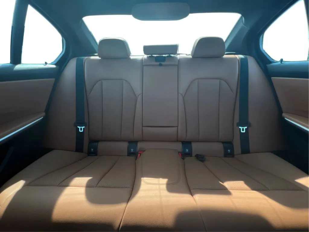 BMW 3 Series photo 19