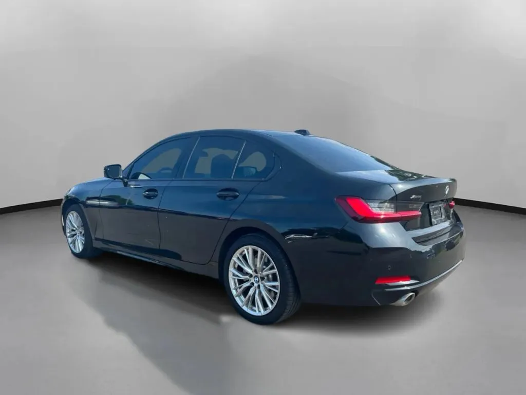 BMW 3 Series photo 13