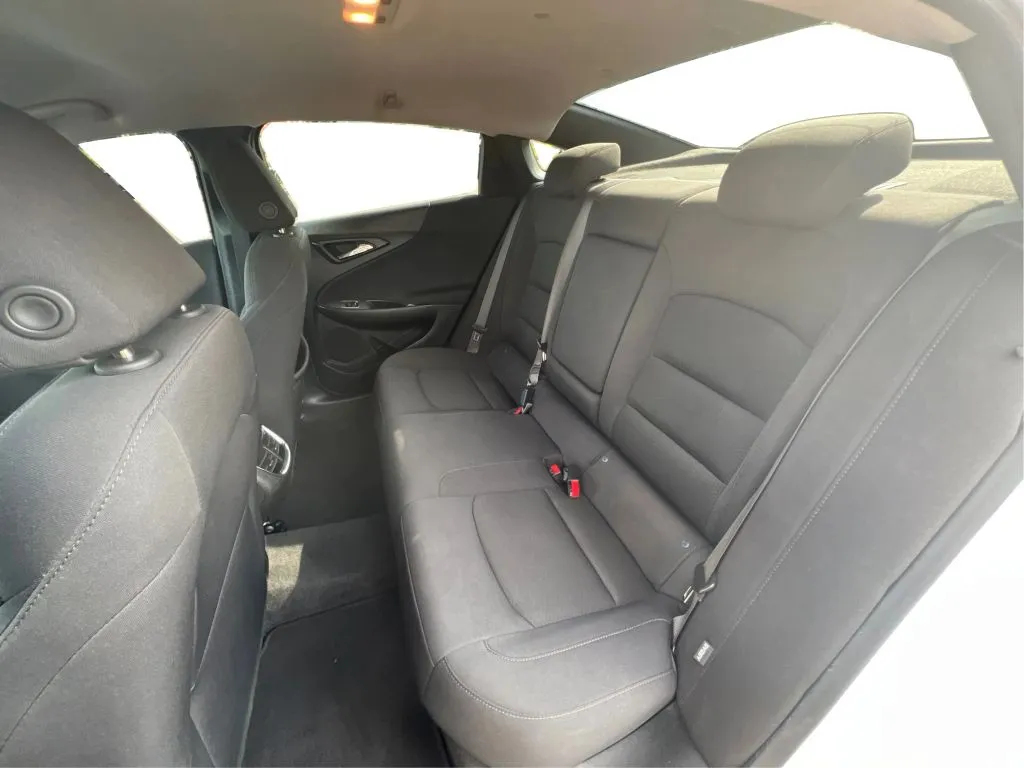 Chevrolet Malibu photo 17