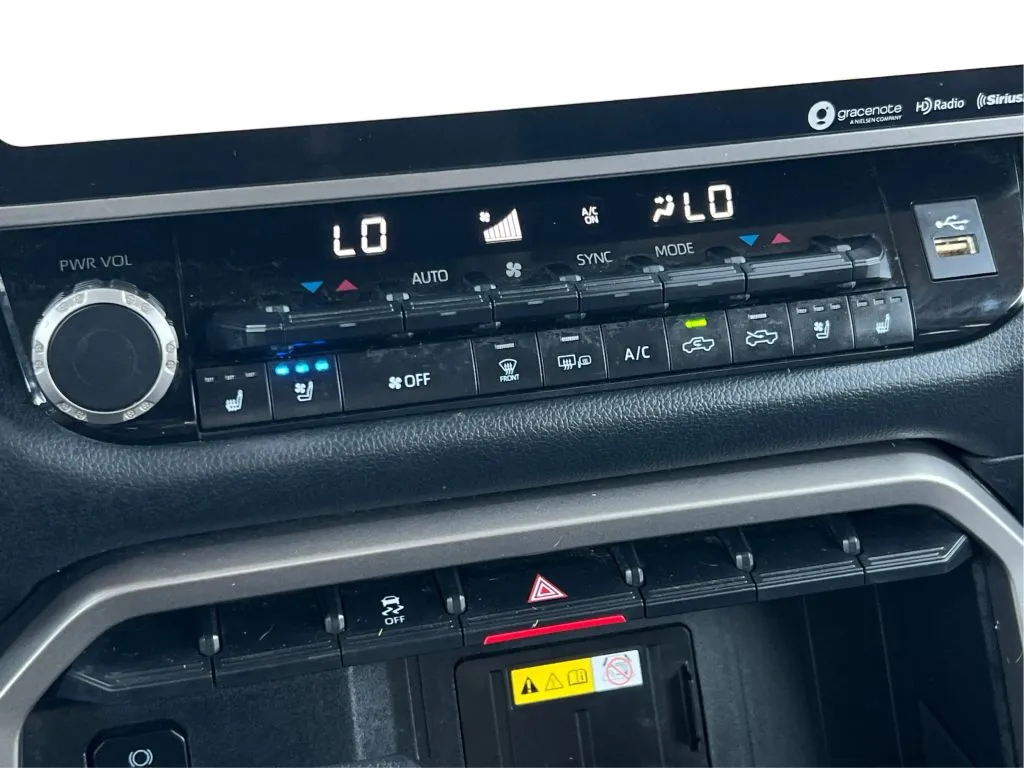 Toyota Tundra photo 38